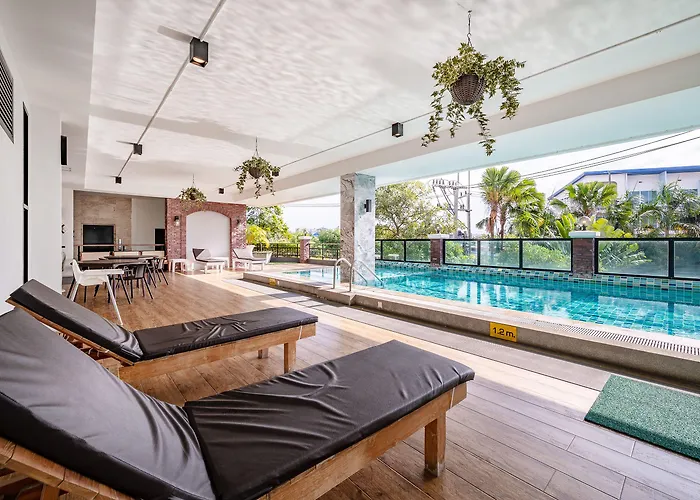 3 star hotel: The Corner Lodge